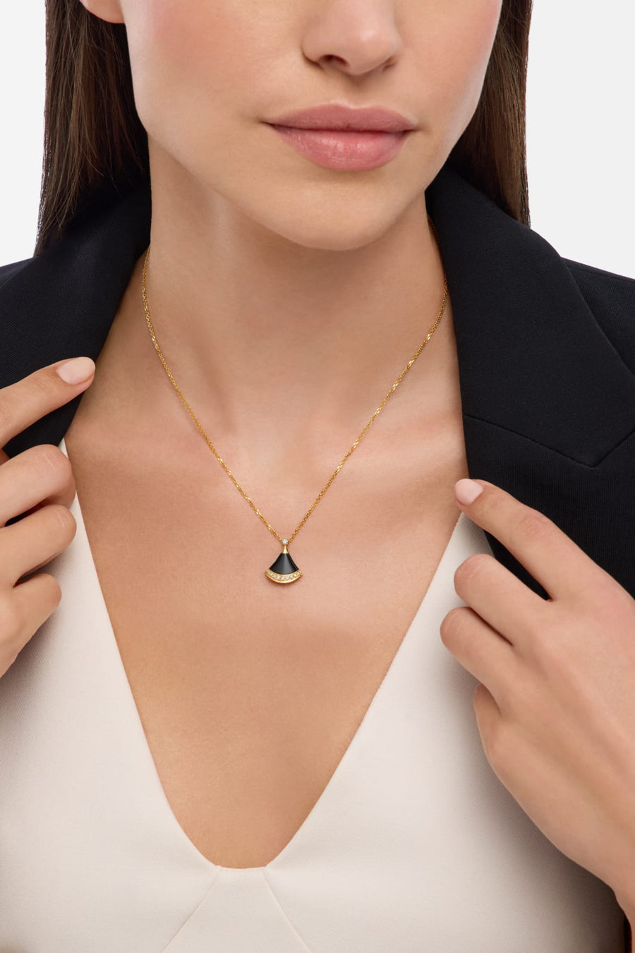 Bob Aeris Fan Essential Necklace,  Yellow Gold ，Black onyx — real photo 3